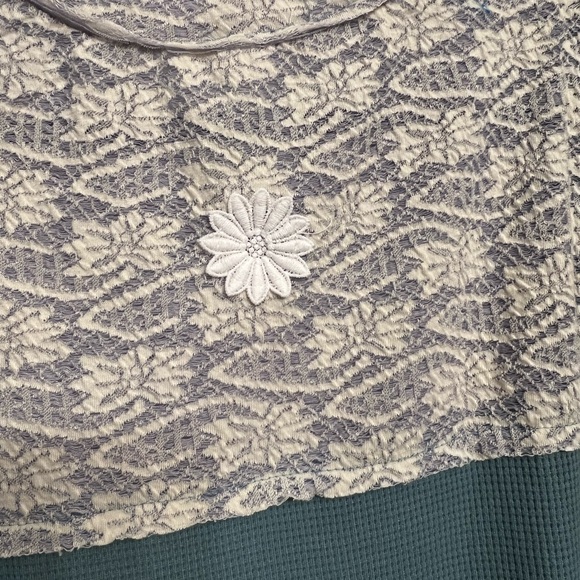 POL - Ballet Balcony Top - Picture 11 of 12